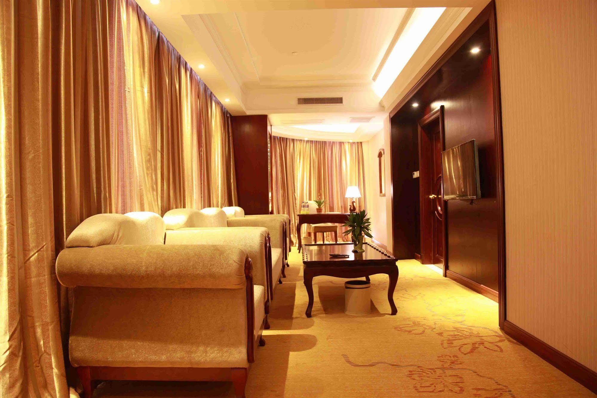 Vienna Hotel Shanghai Pudong Airport Exterior photo
